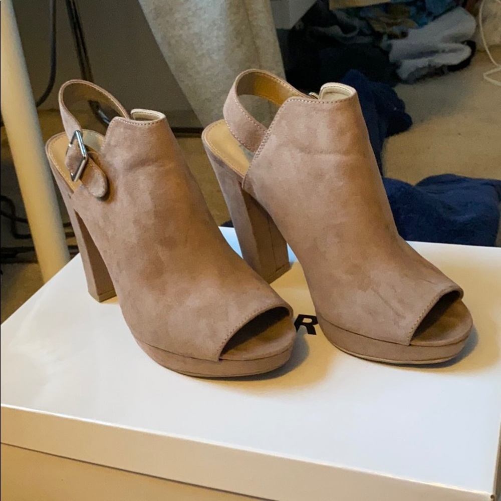 Tan chunky heels
